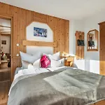 Haus Schoeser 아파트