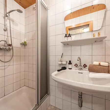 Haus Schoeser *