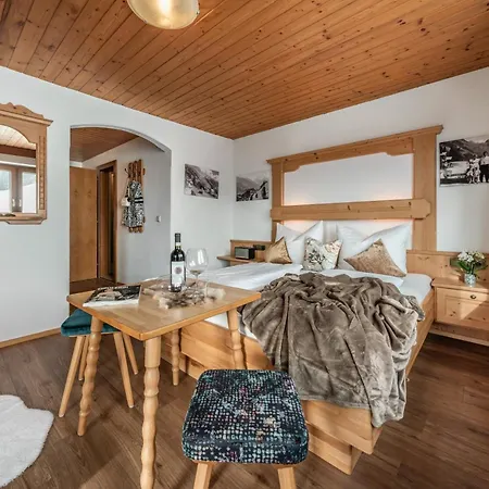 Haus Schoeser Apartament Hippach