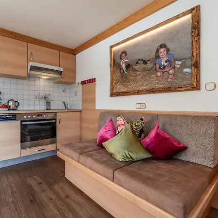 Haus Schoeser Apartament *