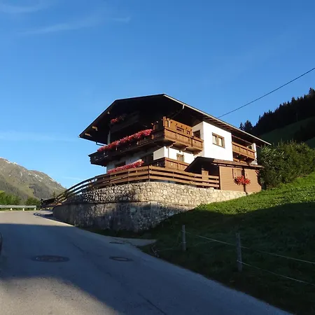 Haus Schoeser 아파트 힙파흐
