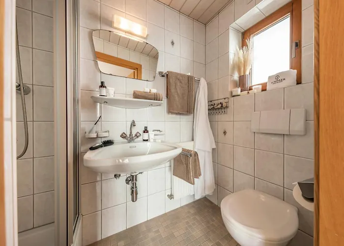 Haus Schoeser היפאך