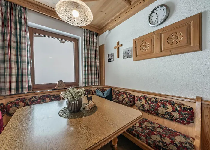 Haus Schoeser היפאך